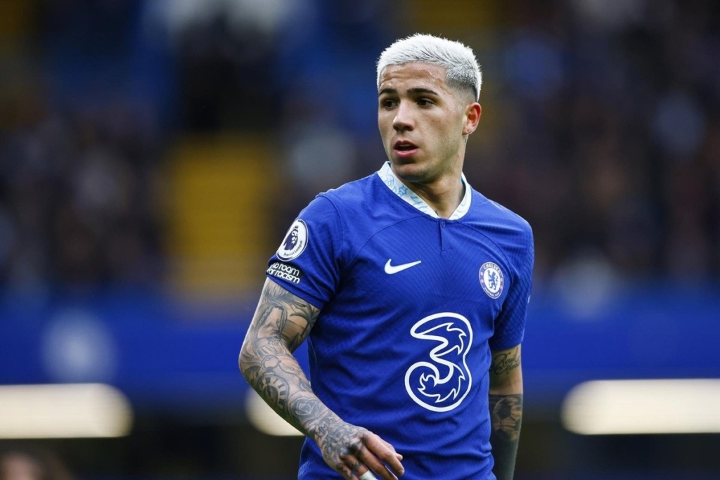 enzo-fernandez-en-el-chelsea-aston-villa-de-premier-league-2022-23-efe-tolga-akmen