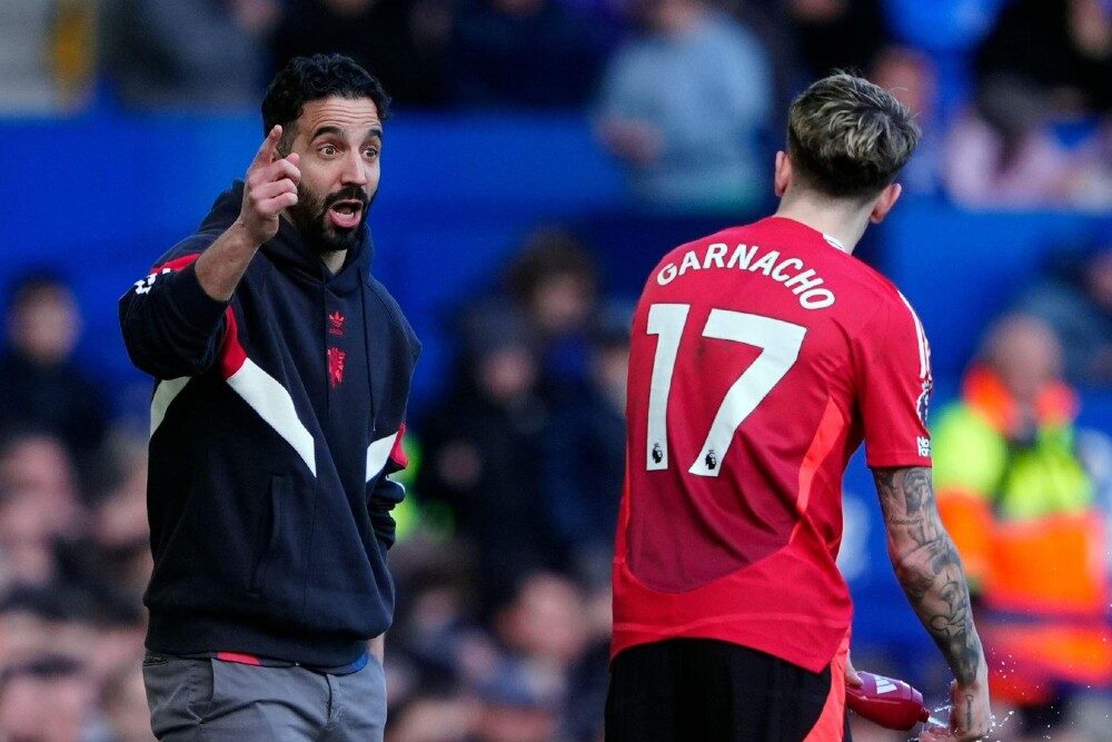 γιουνάιτεντ ακαδημίες