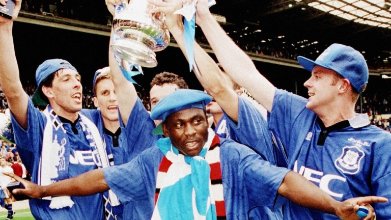 αμοκάτσι έβερτον